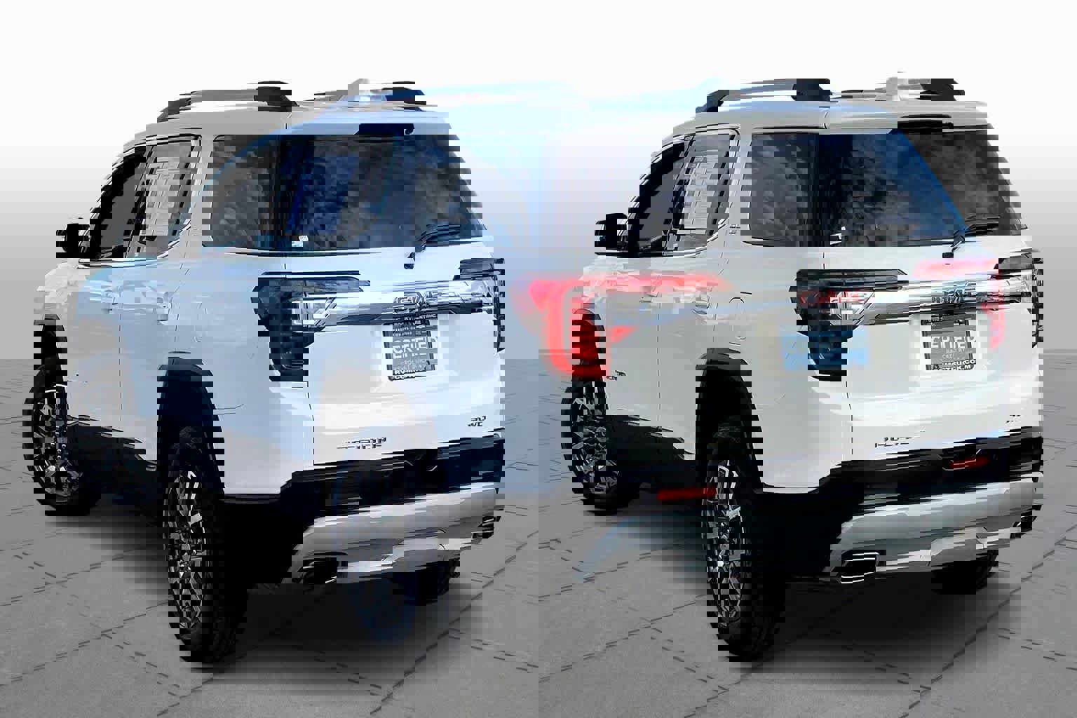 Certified 2023 GMC Acadia SLE w/ Driver Convenience Package image 11