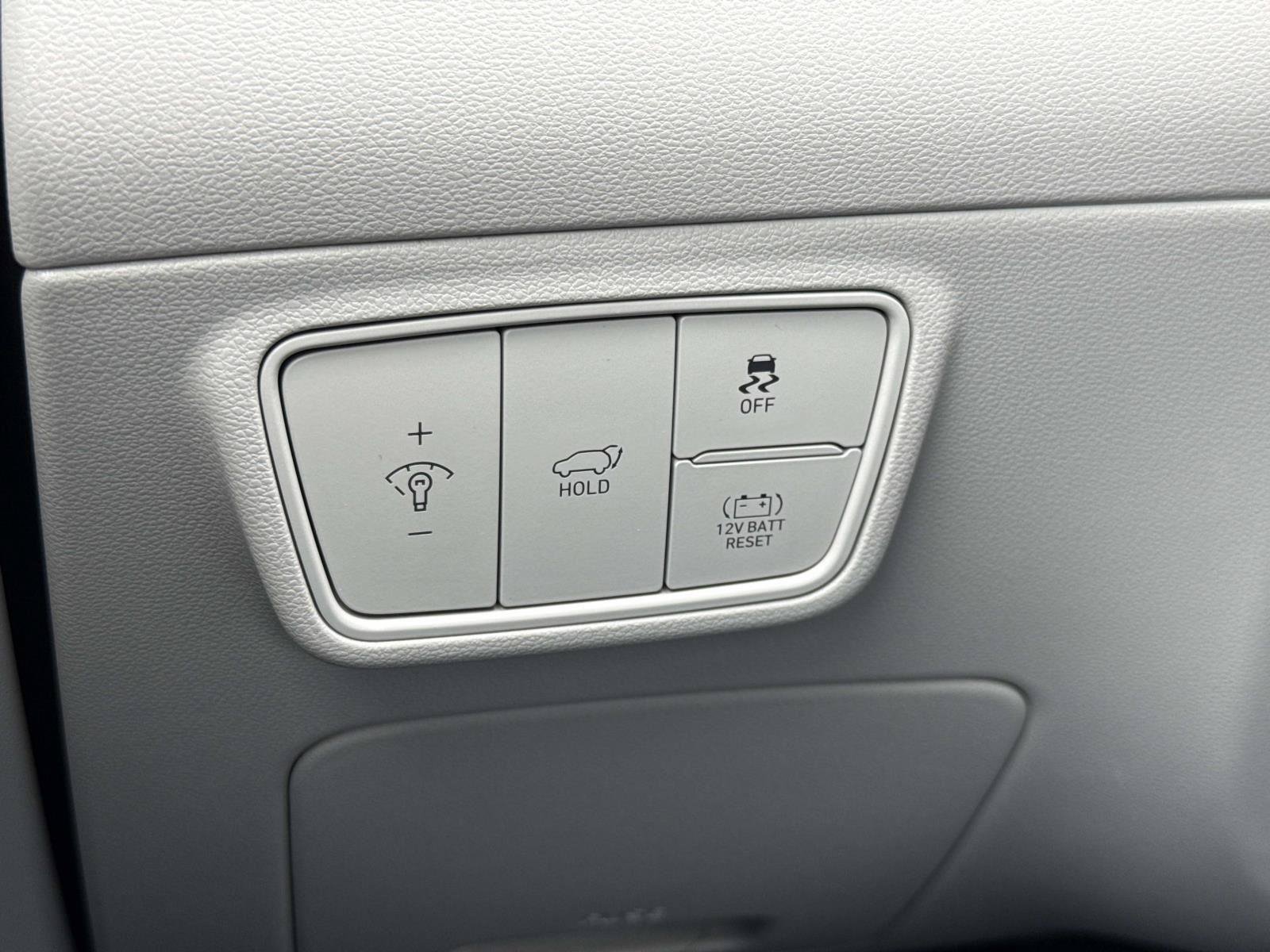 Certified 2024 Hyundai Tucson Limited AWD/4WD image 14