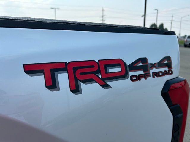 Used 2025 Toyota Tundra Limited w/ TRD Off-Road Package AWD/4WD image 12