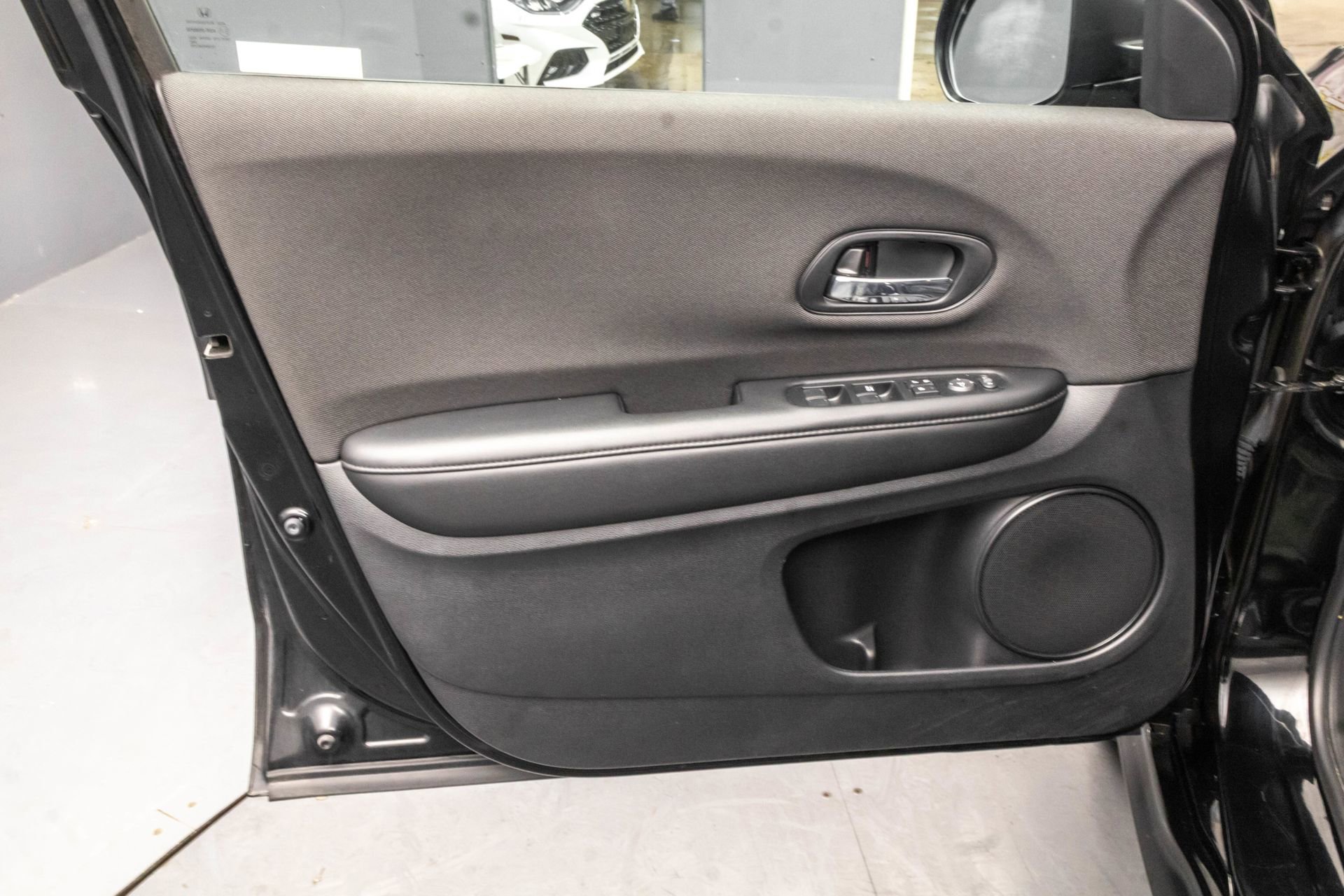 Used 2021 Honda HR-V Sport image 27