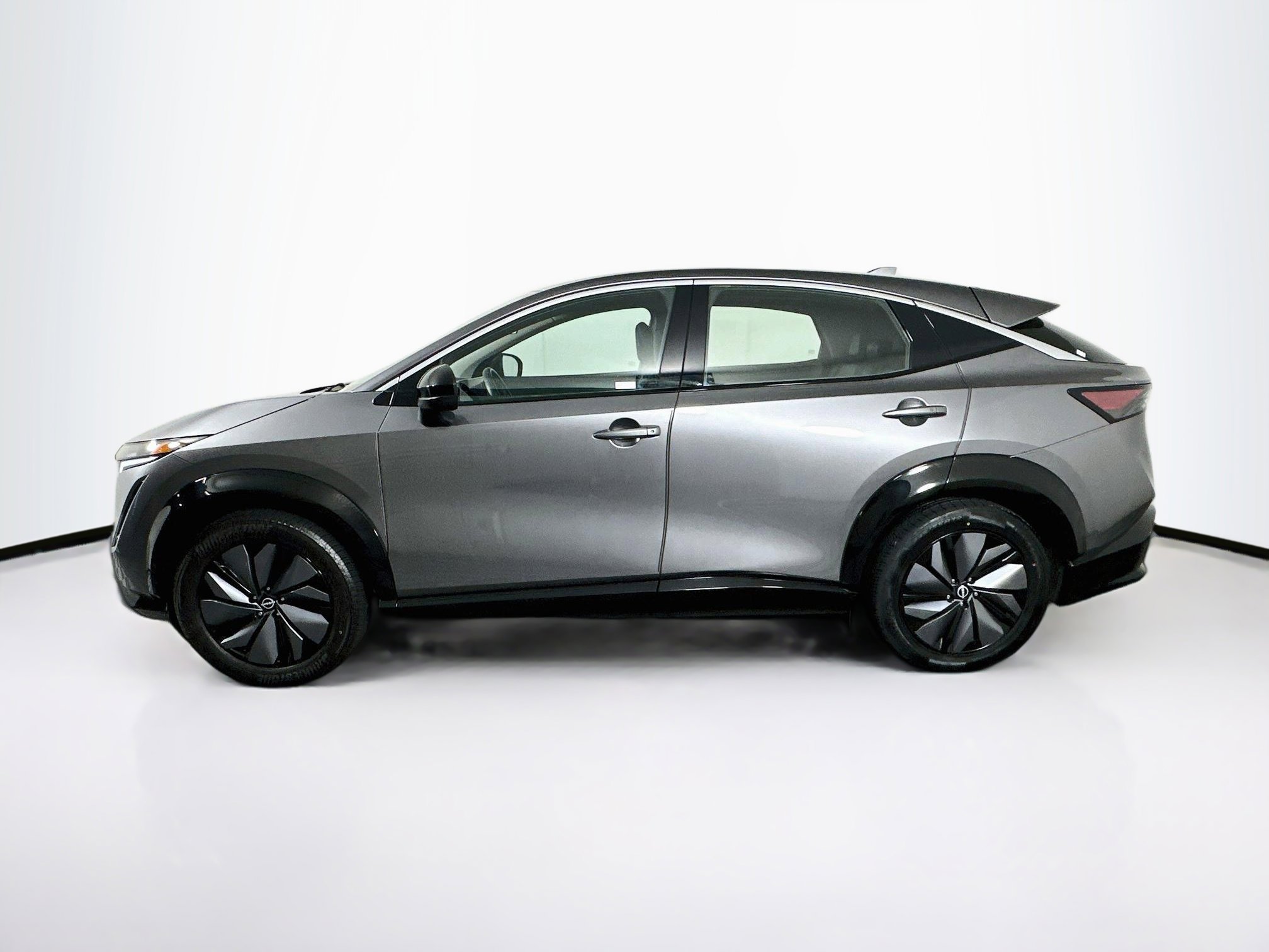 Used 2023 Nissan Ariya FWD image 4