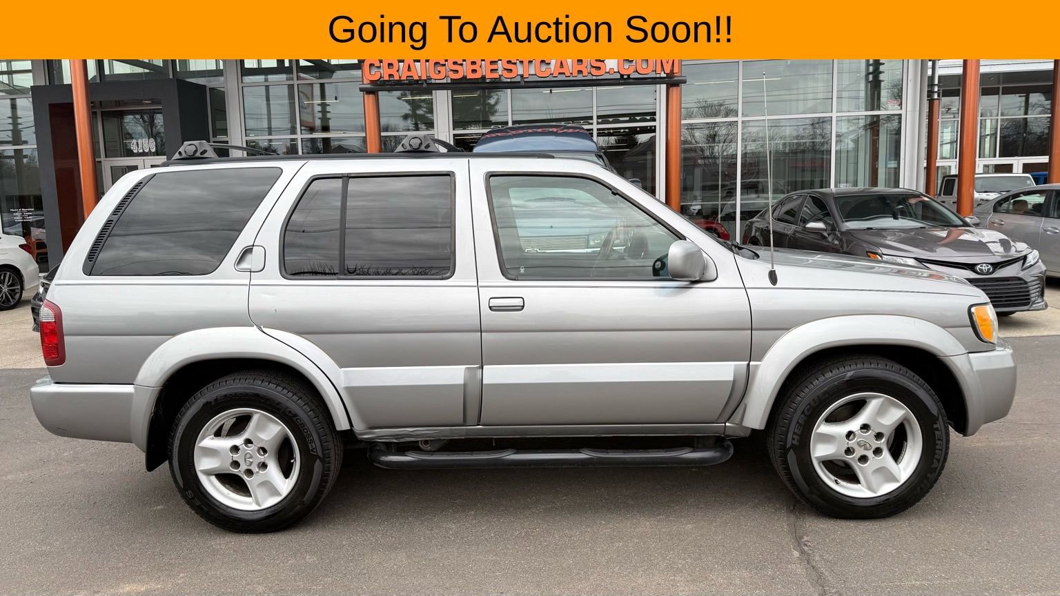 Used 2001 INFINITI QX4 4WD w/ (S02) Sport Pkg image 1