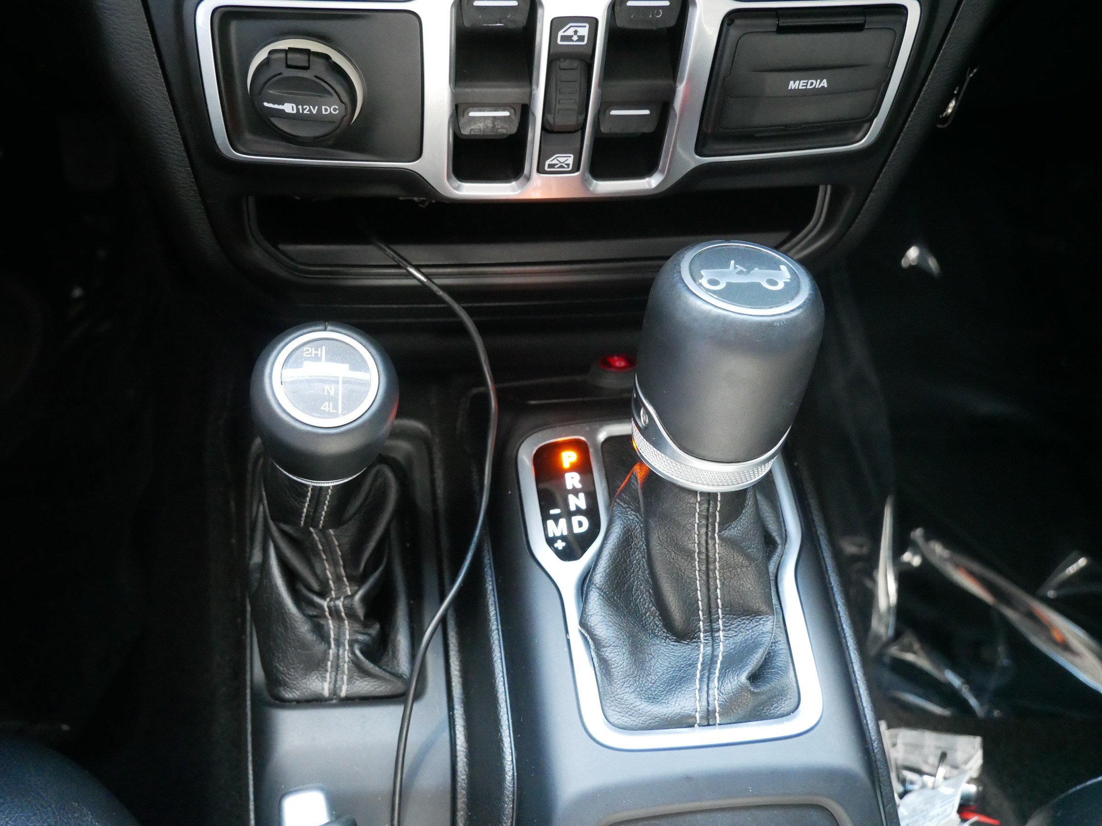 Used 2018 Jeep Wrangler Unlimited Sahara AWD/4WD image 25