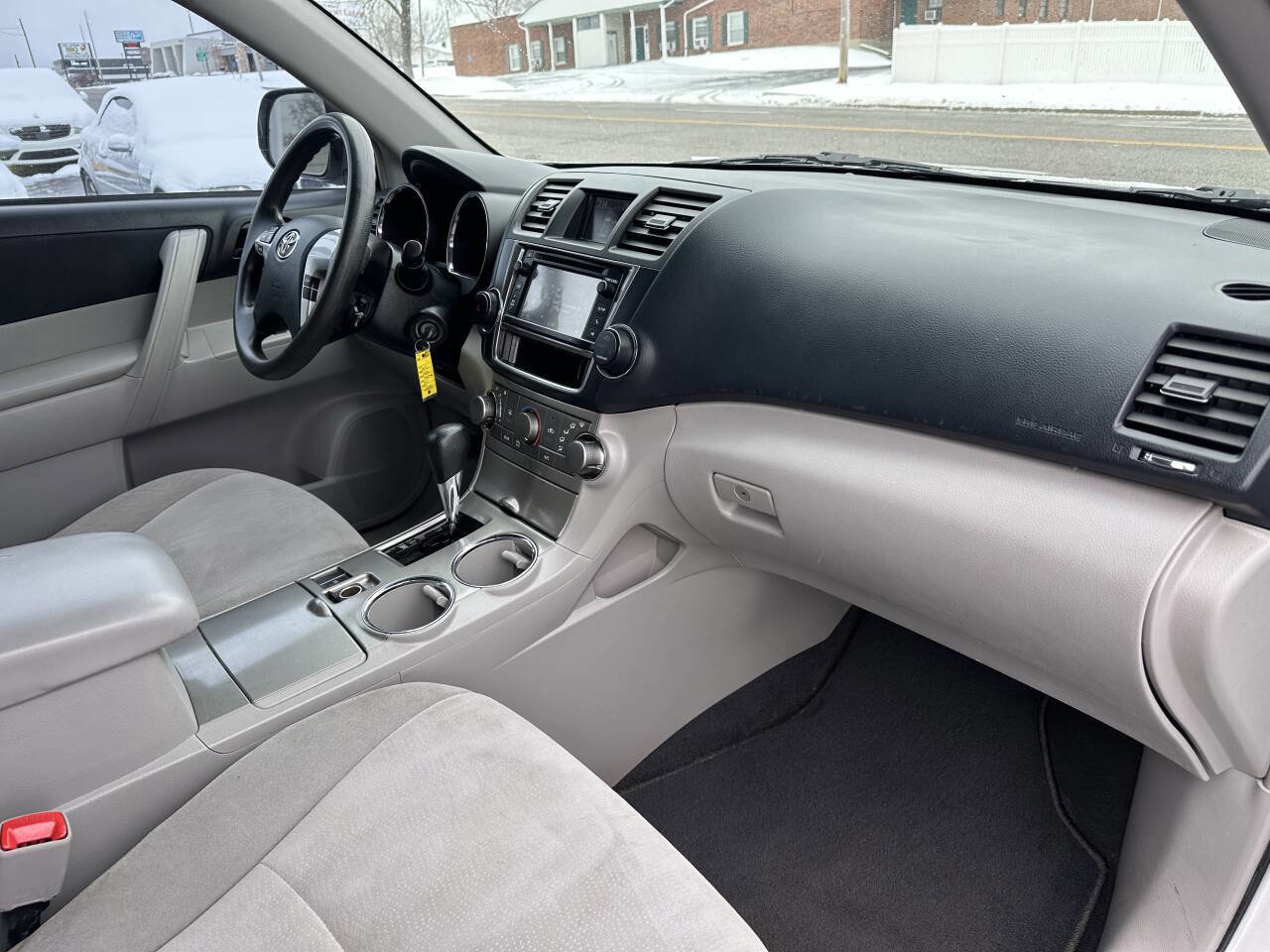 Used 2013 Toyota Highlander Plus image 11