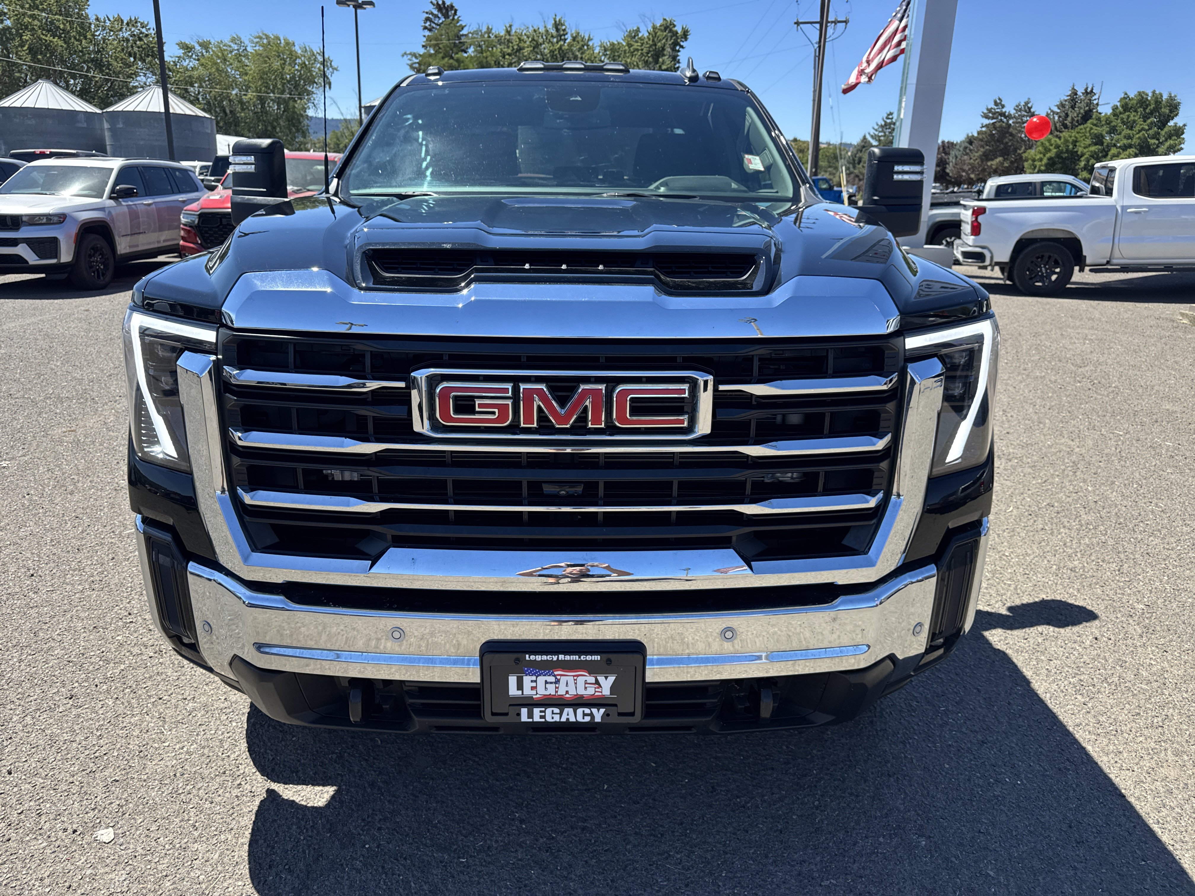 Used 2025 GMC Sierra 3500 SLE AWD/4WD image 9