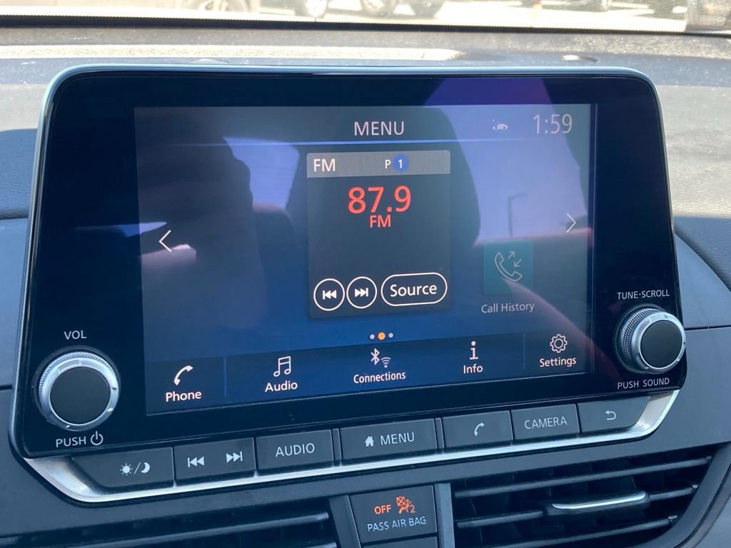 Used 2025 Nissan Altima 2.5 SV image 18