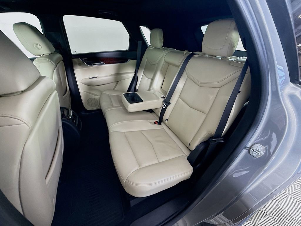 Used 2018 Cadillac XT5 Luxury w/ Driver Awareness Package image 26