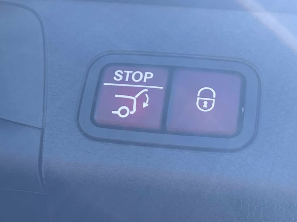 Used 2021 Mercedes-Benz GLB 250 image 11