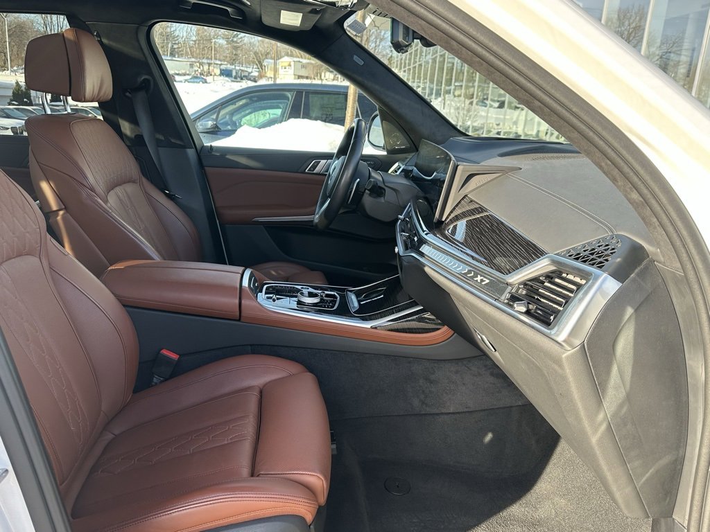 Used 2024 BMW X7 xDrive40i w/ Executive Package image 20