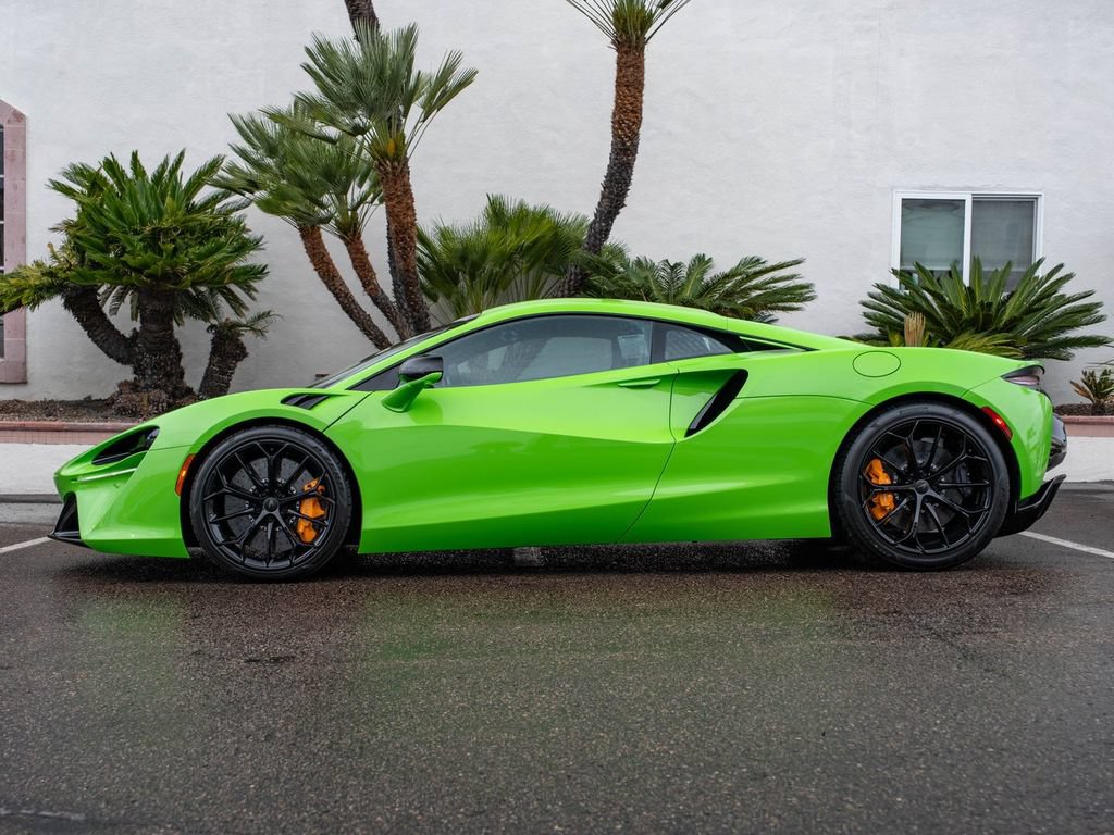 New 2026 McLaren Artura RWD image 3