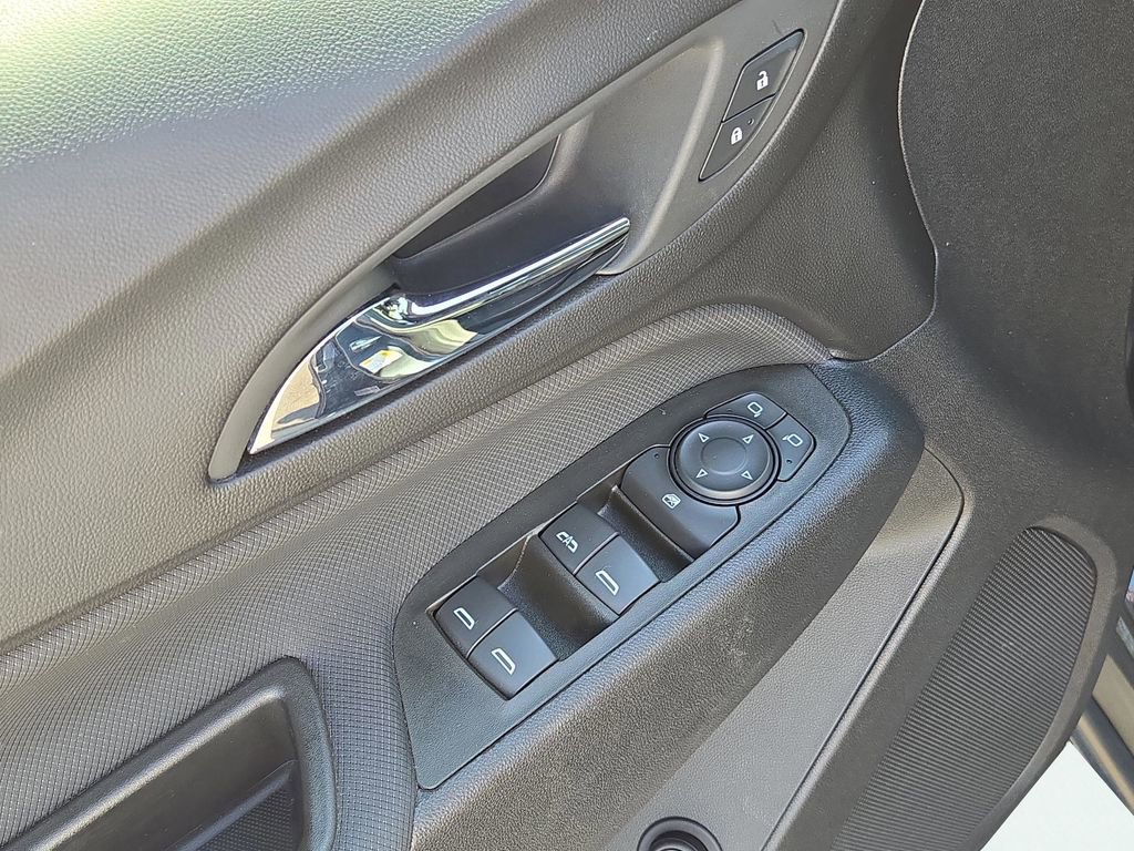 Used 2023 Chevrolet Equinox RS image 17