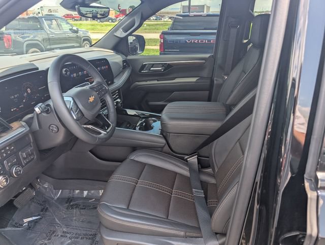 Used 2026 Chevrolet Suburban High Country AWD/4WD image 14