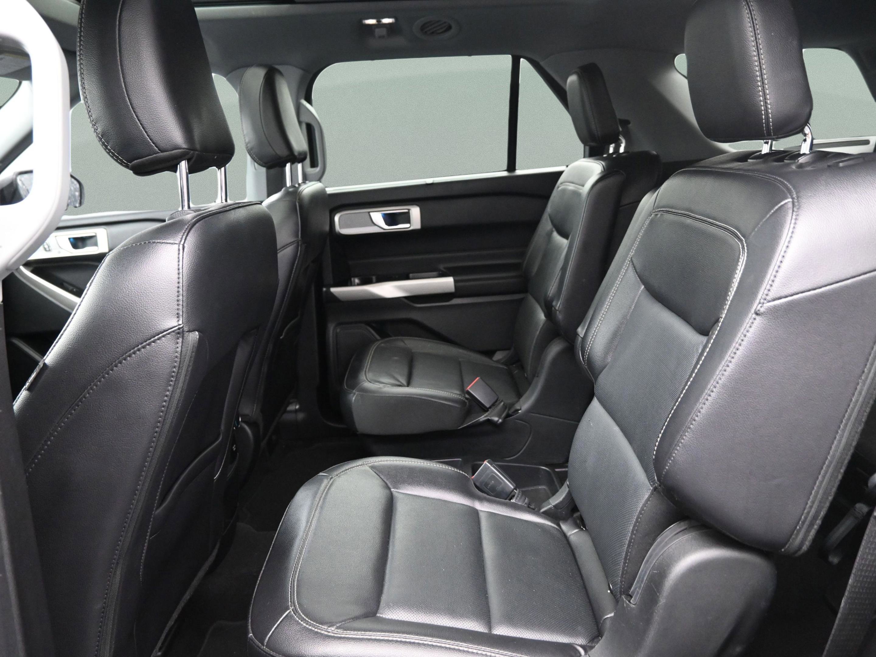 Used 2021 Ford Explorer Limited w/ Equipment Group 301A image 14