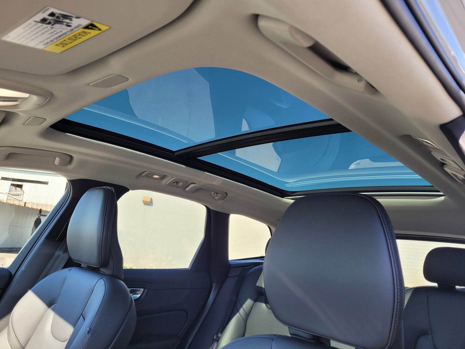 Certified 2025 Volvo XC60 B5 Core w/ Protection Package Premier image 27