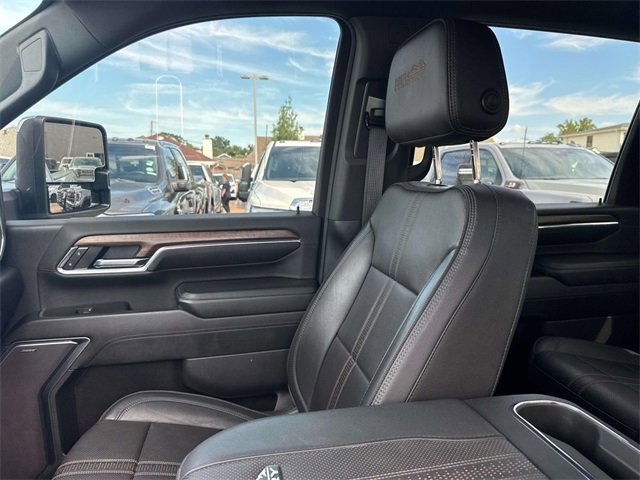 Used 2024 Chevrolet Silverado 2500 High Country w/ High Country Premium Package image 18