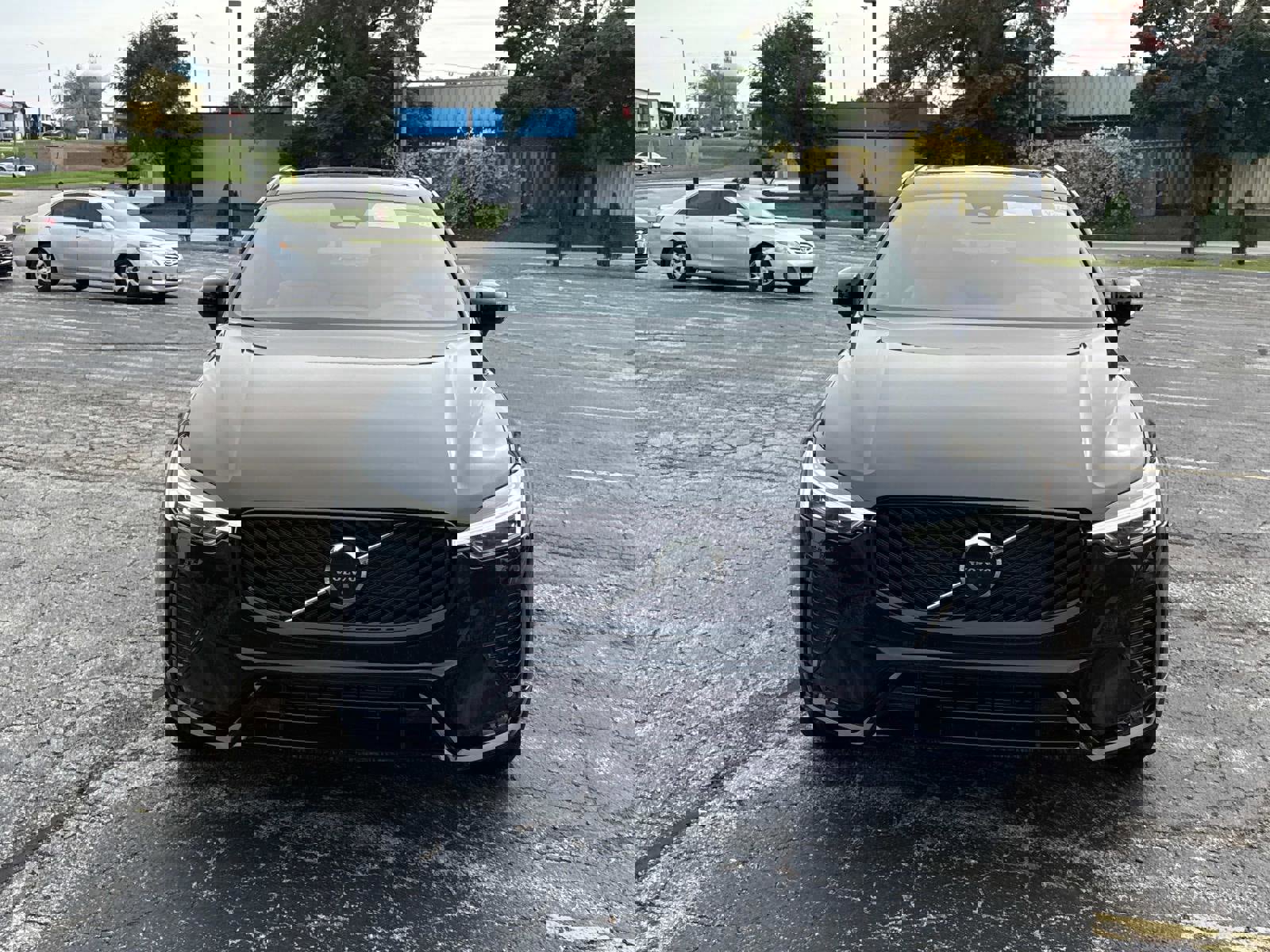 New 2026 Volvo XC60 B5 Plus w/ Climate Package image 2