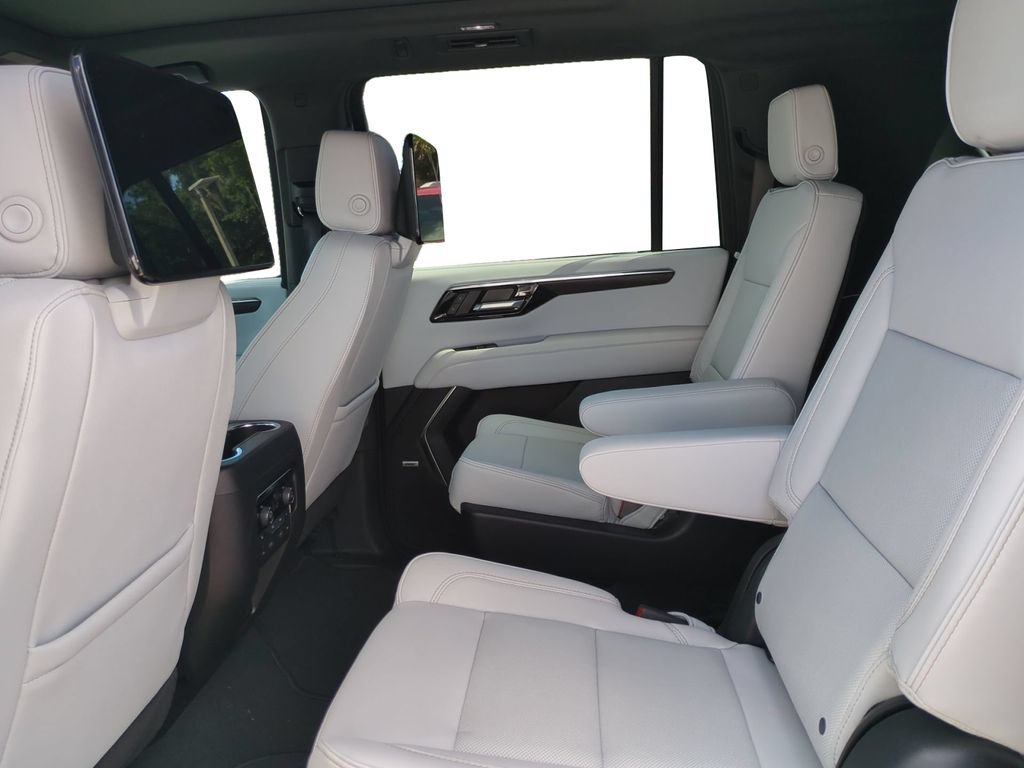 New 2026 Chevrolet Suburban Premier RWD image 13