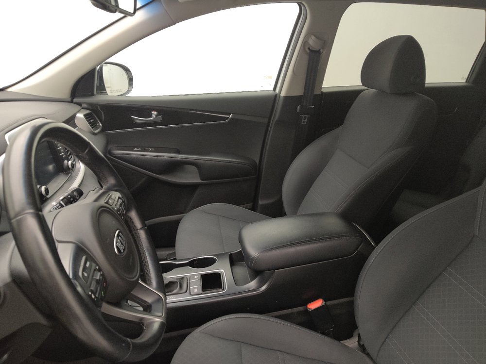 Used 2018 Kia Sorento FWD image 17
