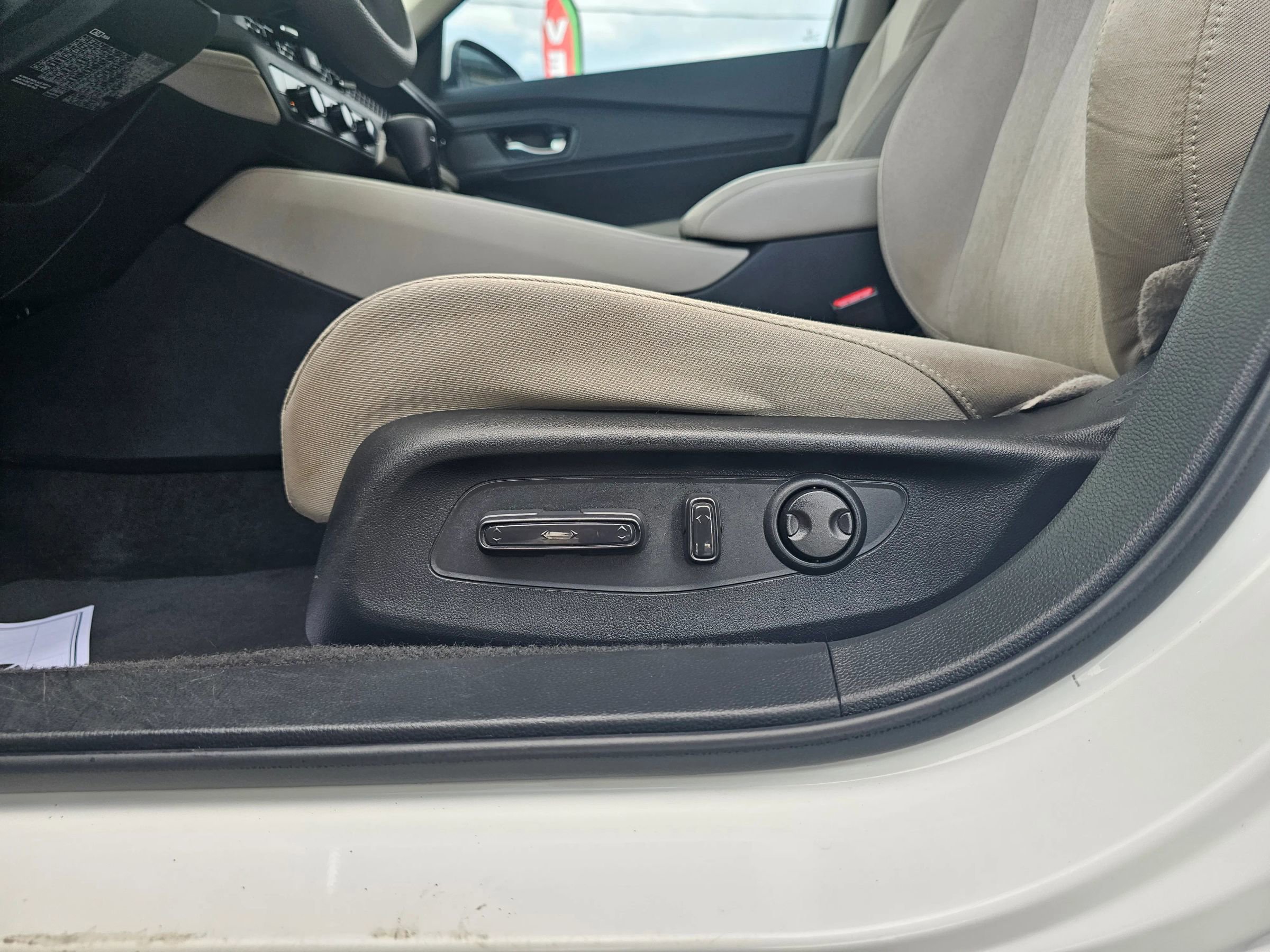 Used 2023 Honda Accord EX image 30