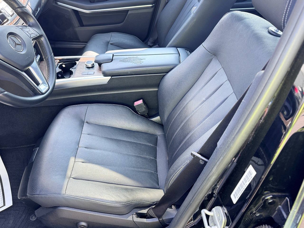 Used 2016 Mercedes-Benz E 400 4MATIC Sedan image 9