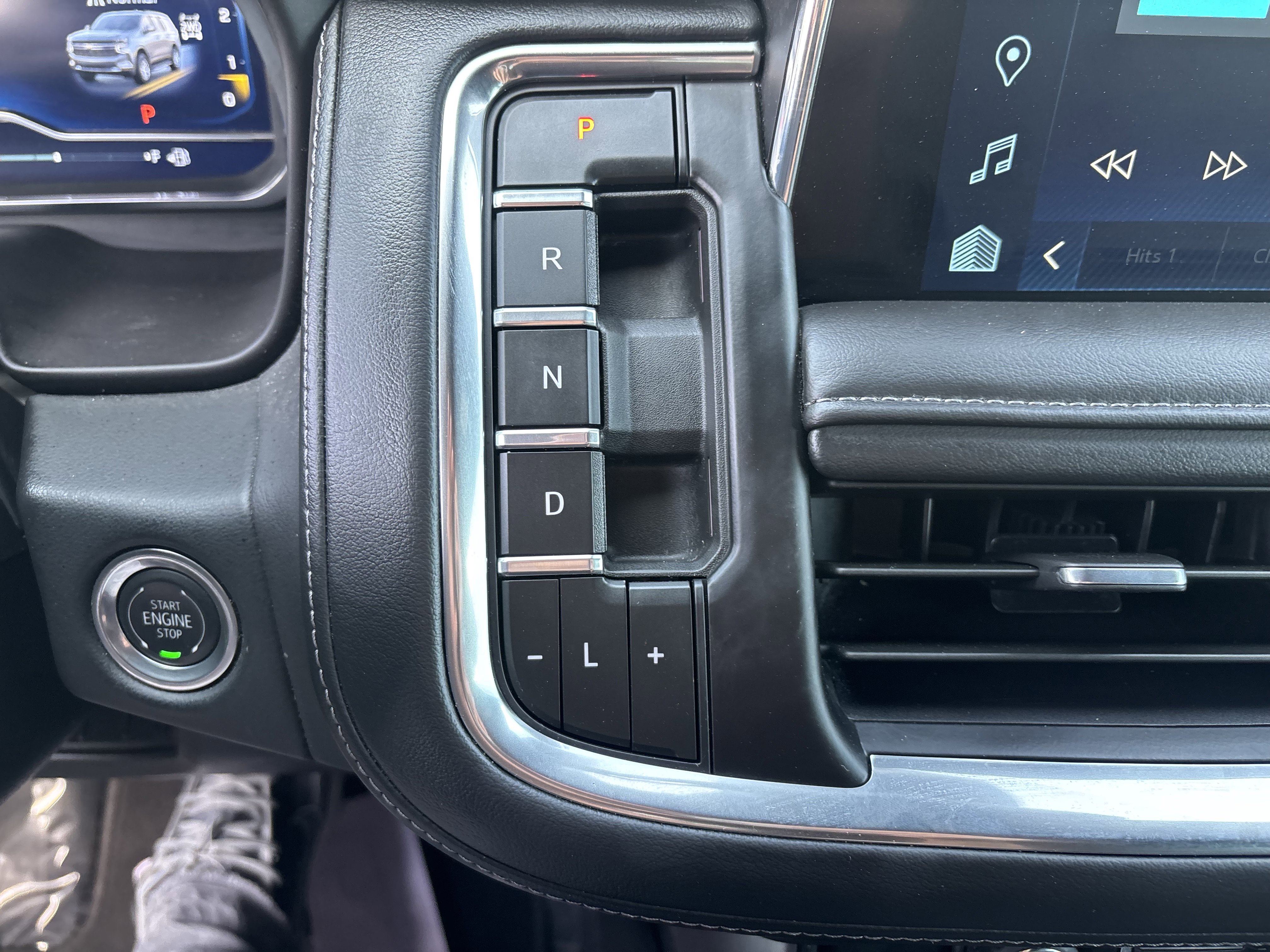 Used 2024 Chevrolet Tahoe Z71 w/ Luxury Package image 36