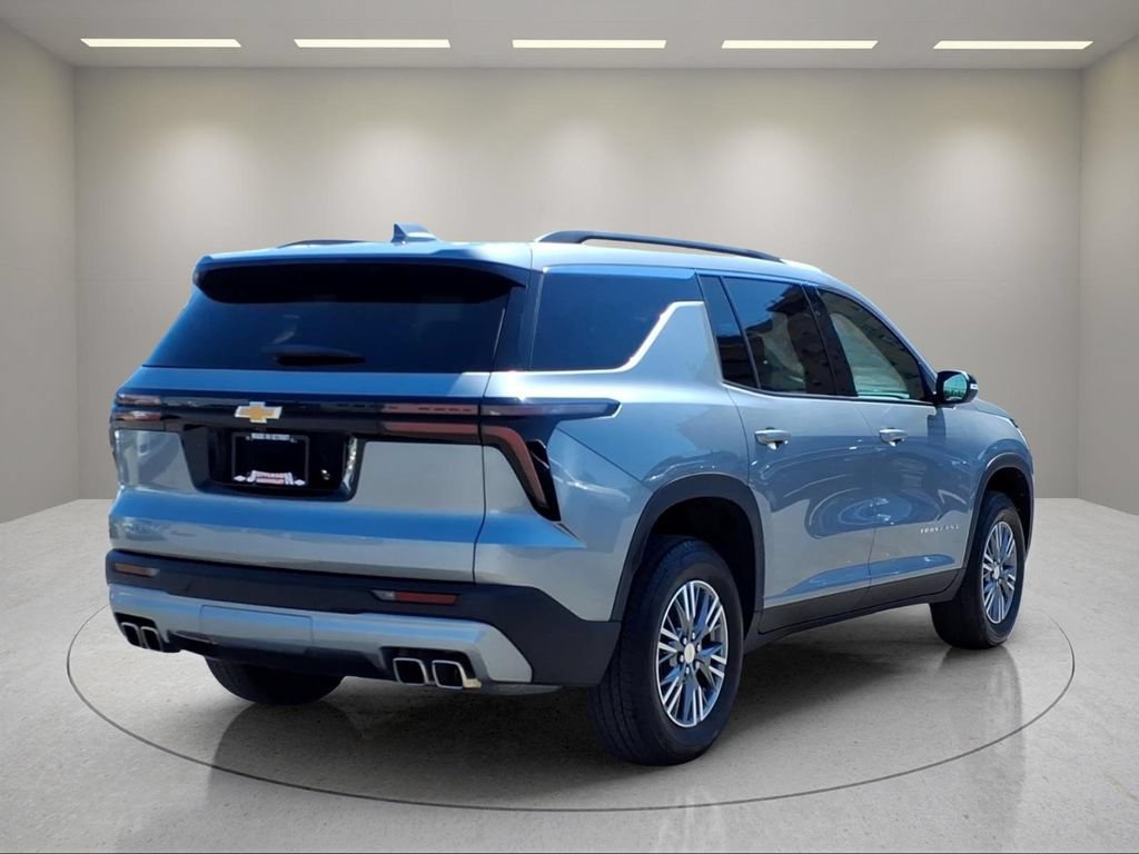 Used 2025 Chevrolet Traverse LT FWD image 23