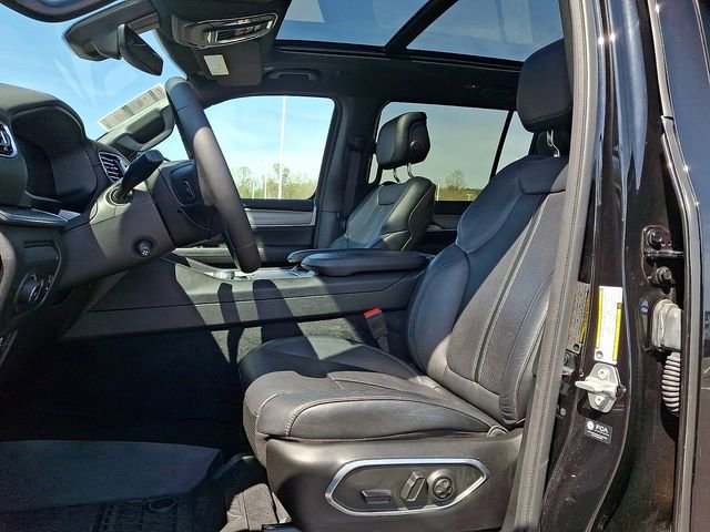 Used 2024 Jeep Wagoneer Series II AWD/4WD image 13
