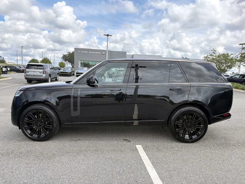 New 2026 Land Rover Range Rover Long Wheelbase SE AWD/4WD image 2