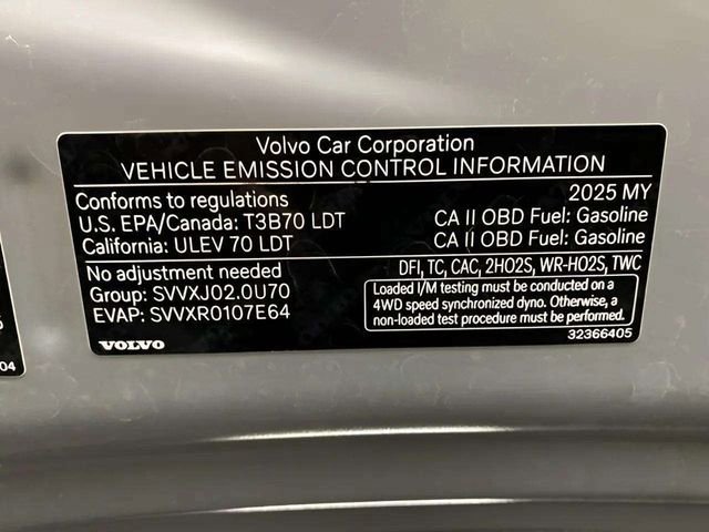 Used 2025 Volvo XC40 B5 Plus AWD/4WD image 91