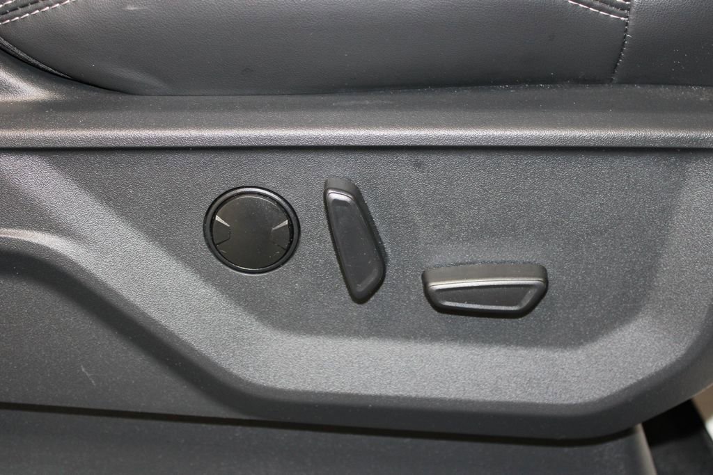Used 2025 Ford Expedition Platinum image 40