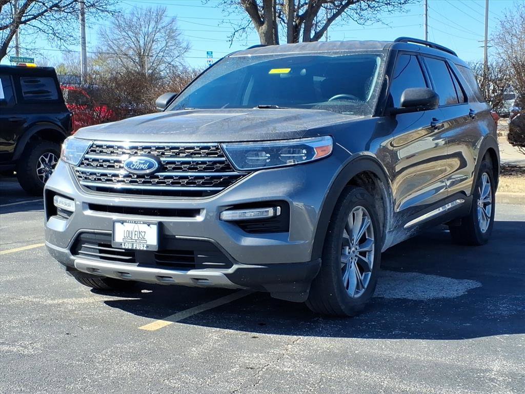 Used 2023 Ford Explorer XLT w/ Equipment Group 202A image 3