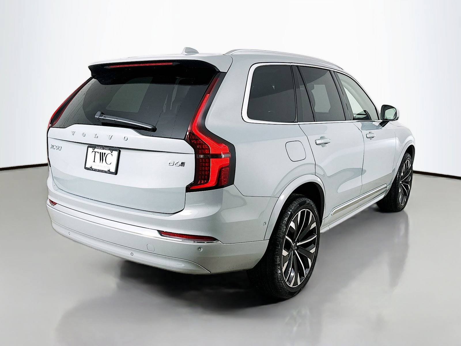 New 2026 Volvo XC90 B6 Ultra w/ Protection Package AWD/4WD image 5