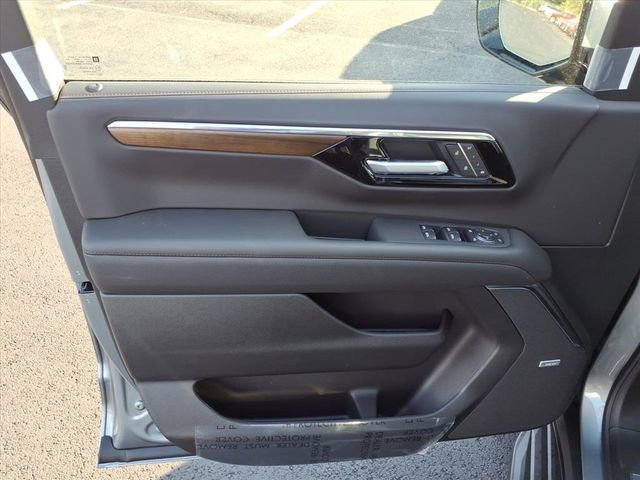 New 2026 Chevrolet Suburban High Country w/ Sun And Tow Package image 13