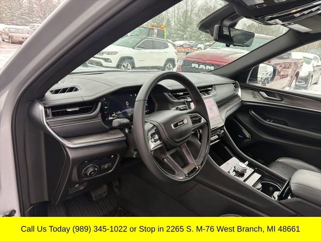 Used 2024 Jeep Grand Cherokee Overland w/ Advanced Protech Group III image 21