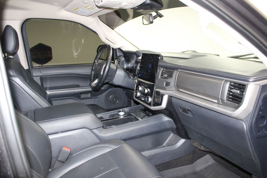 Used 2023 Ford Expedition XLT image 31