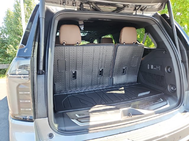 New 2026 Chevrolet Tahoe High Country w/ LPO, Illumination Package AWD/4WD image 19