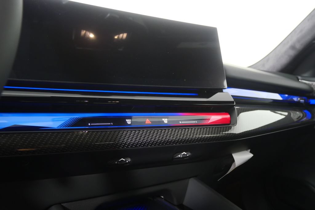 New 2027 BMW M5 Touring AWD/4WD image 22