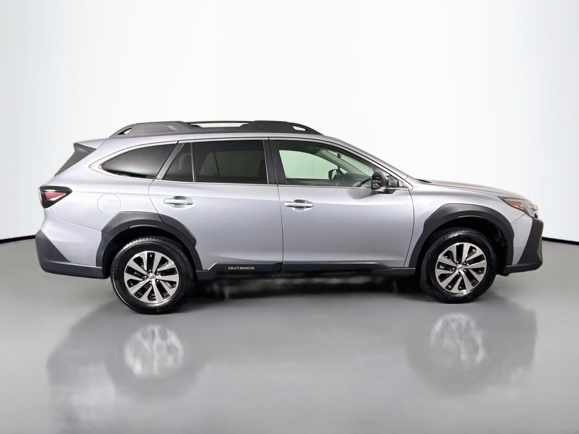 Used 2023 Subaru Outback Premium AWD/4WD image 11