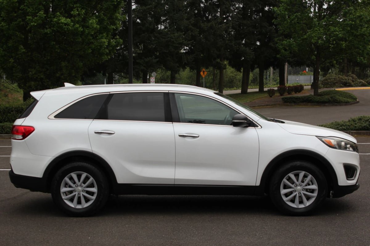 Used 2018 Kia Sorento FWD image 6