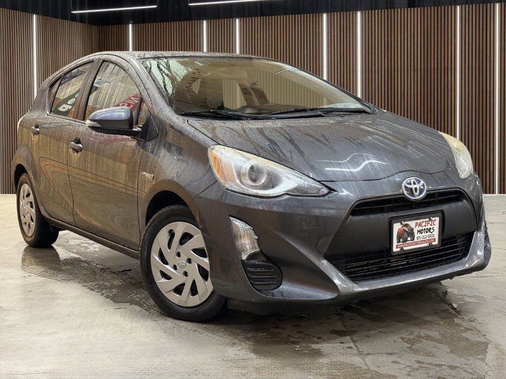 Used 2016 Toyota Prius C One image 3
