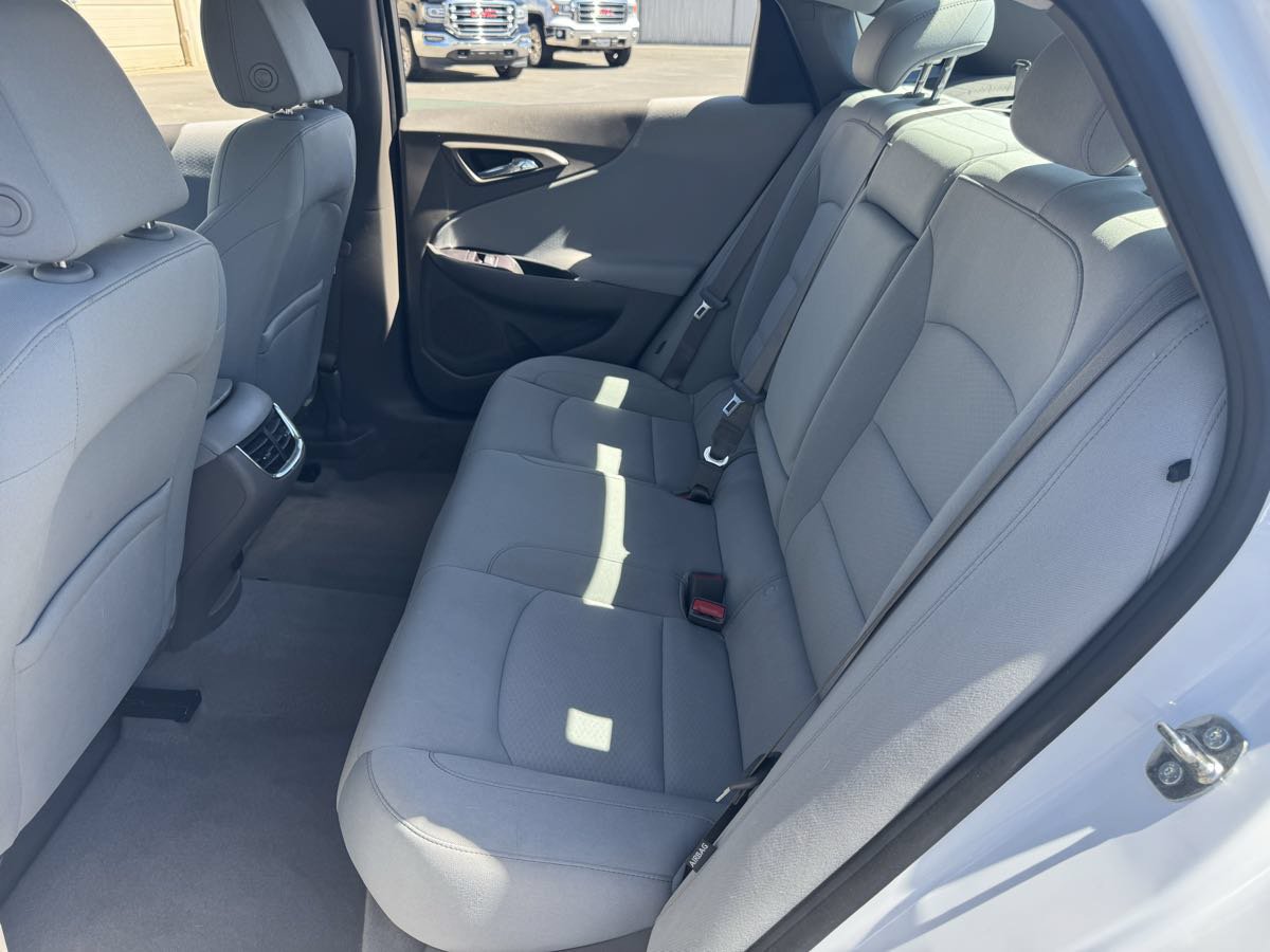Used 2021 Chevrolet Malibu LT FWD image 17