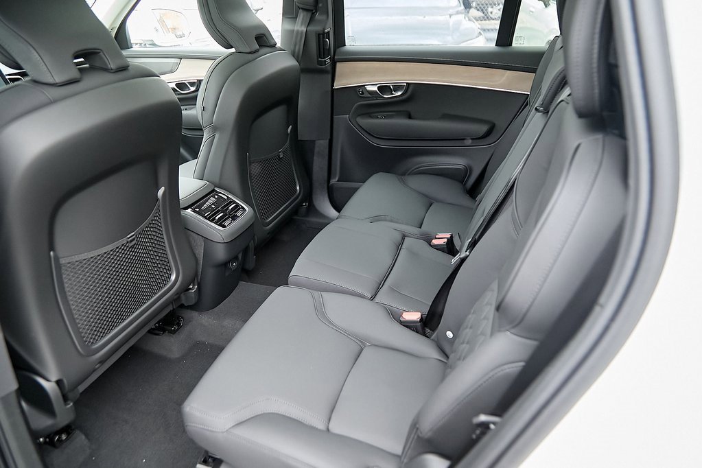 New 2025 Volvo XC90 B6 Plus w/ Protection Package Premier image 19