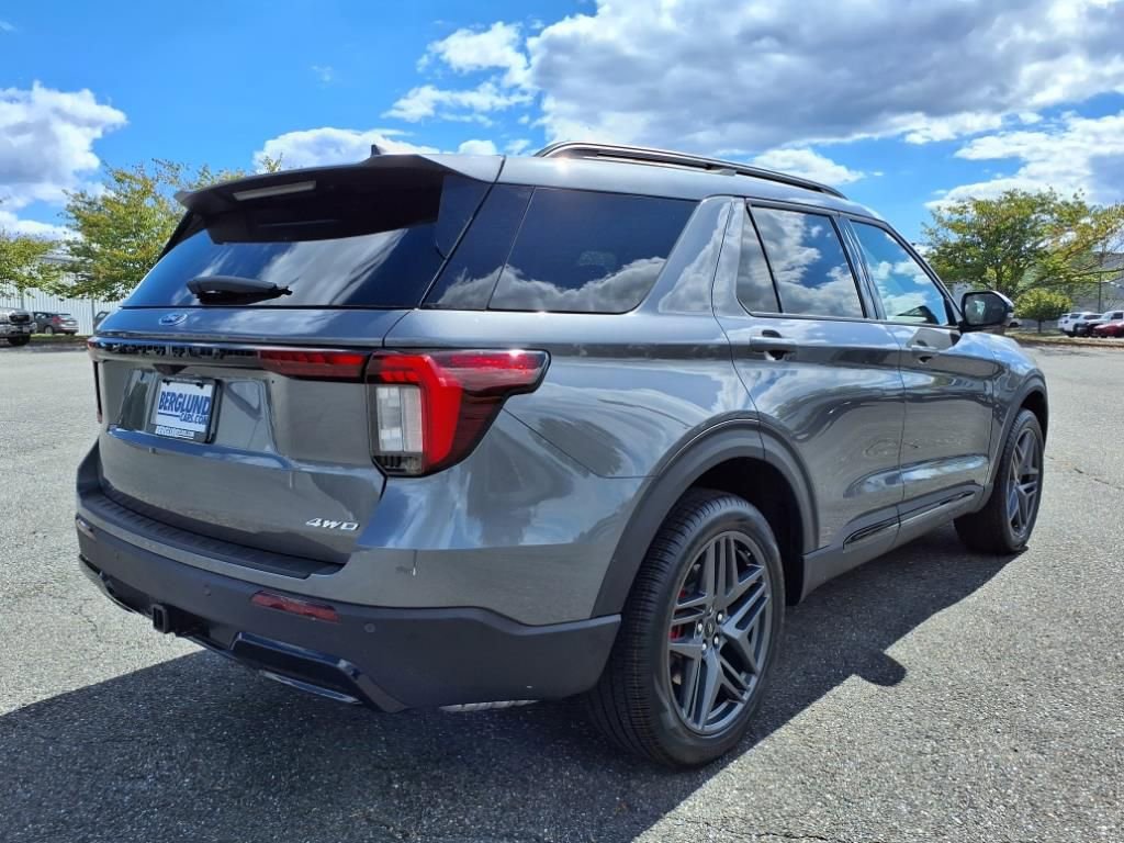 New 2025 Ford Explorer ST-Line w/ Premium Package image 4