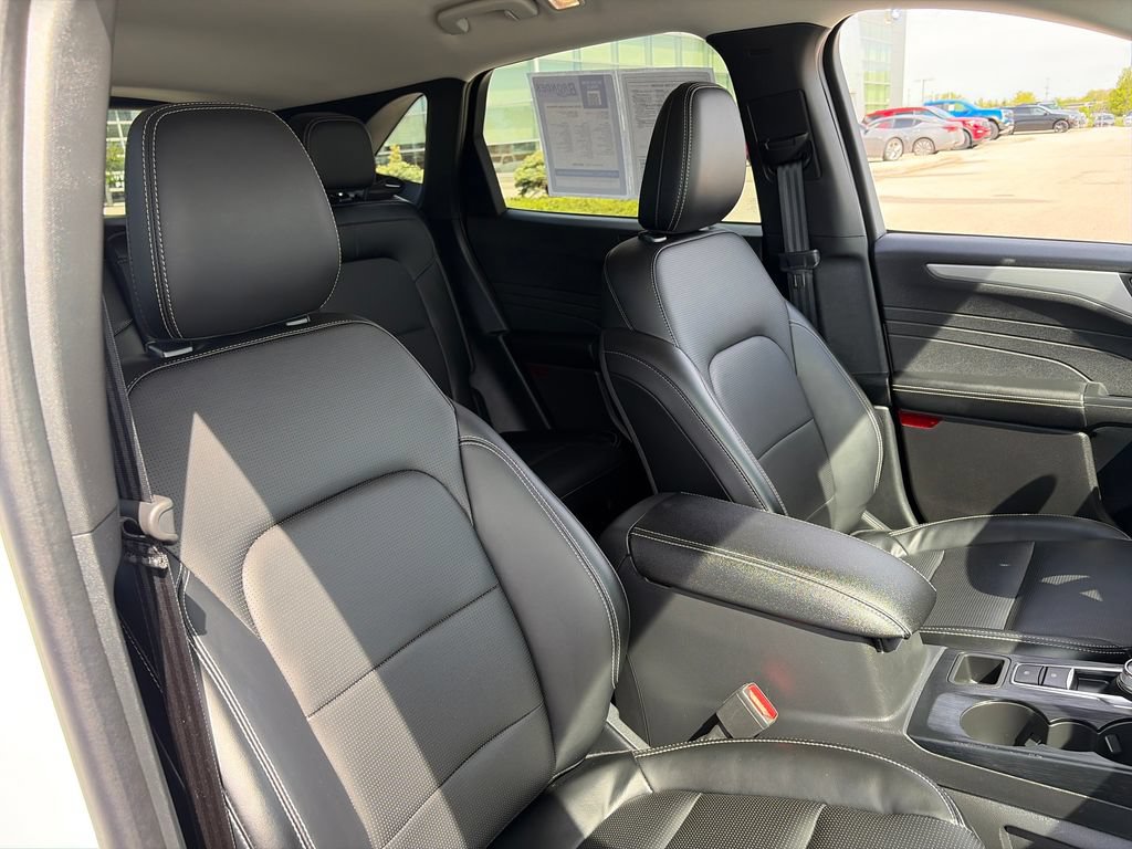 Used 2024 Ford Escape Platinum AWD/4WD image 14