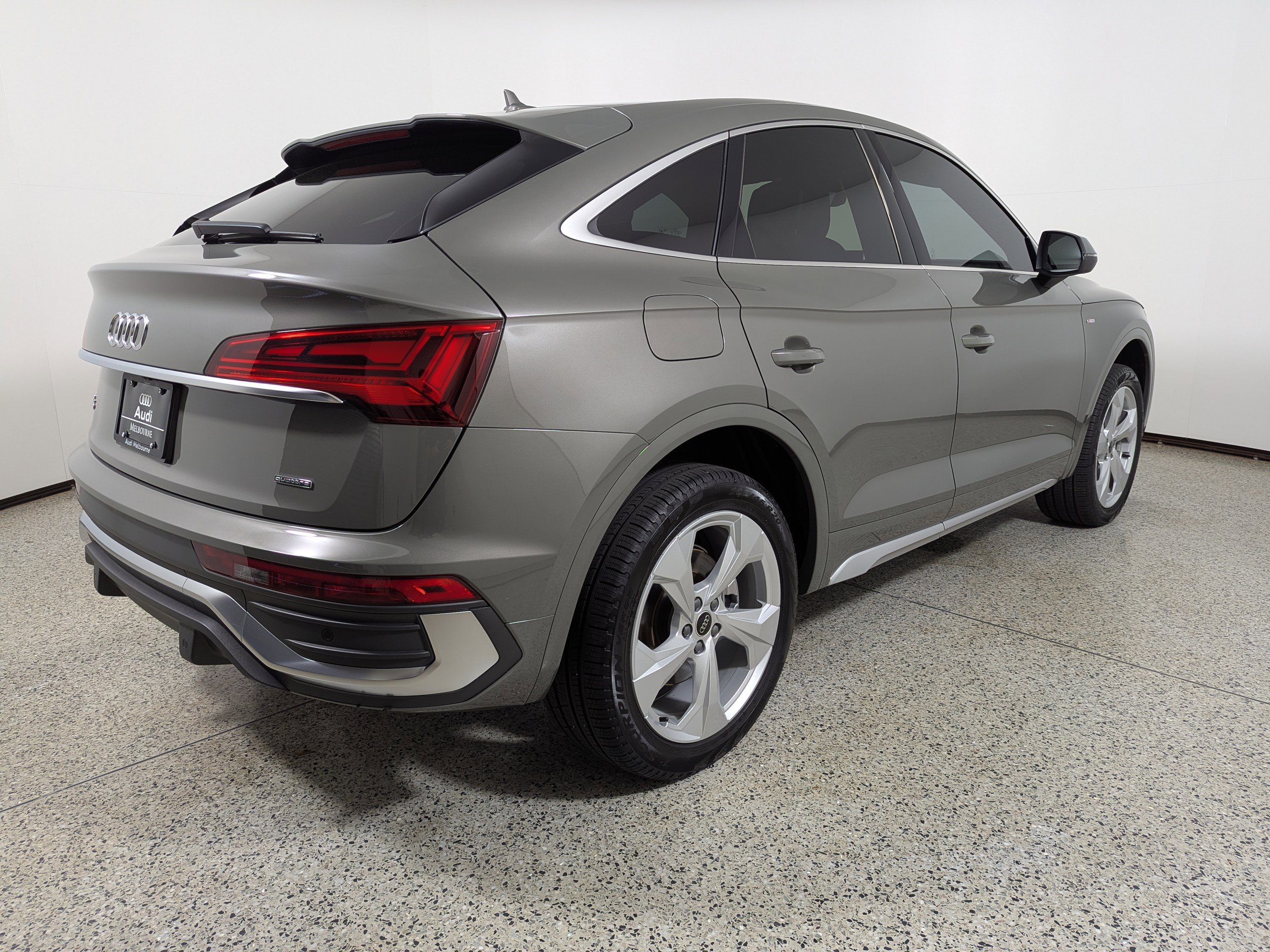 Certified 2025 Audi Q5 2.0T Premium Plus w/ Premium Plus Package image 7