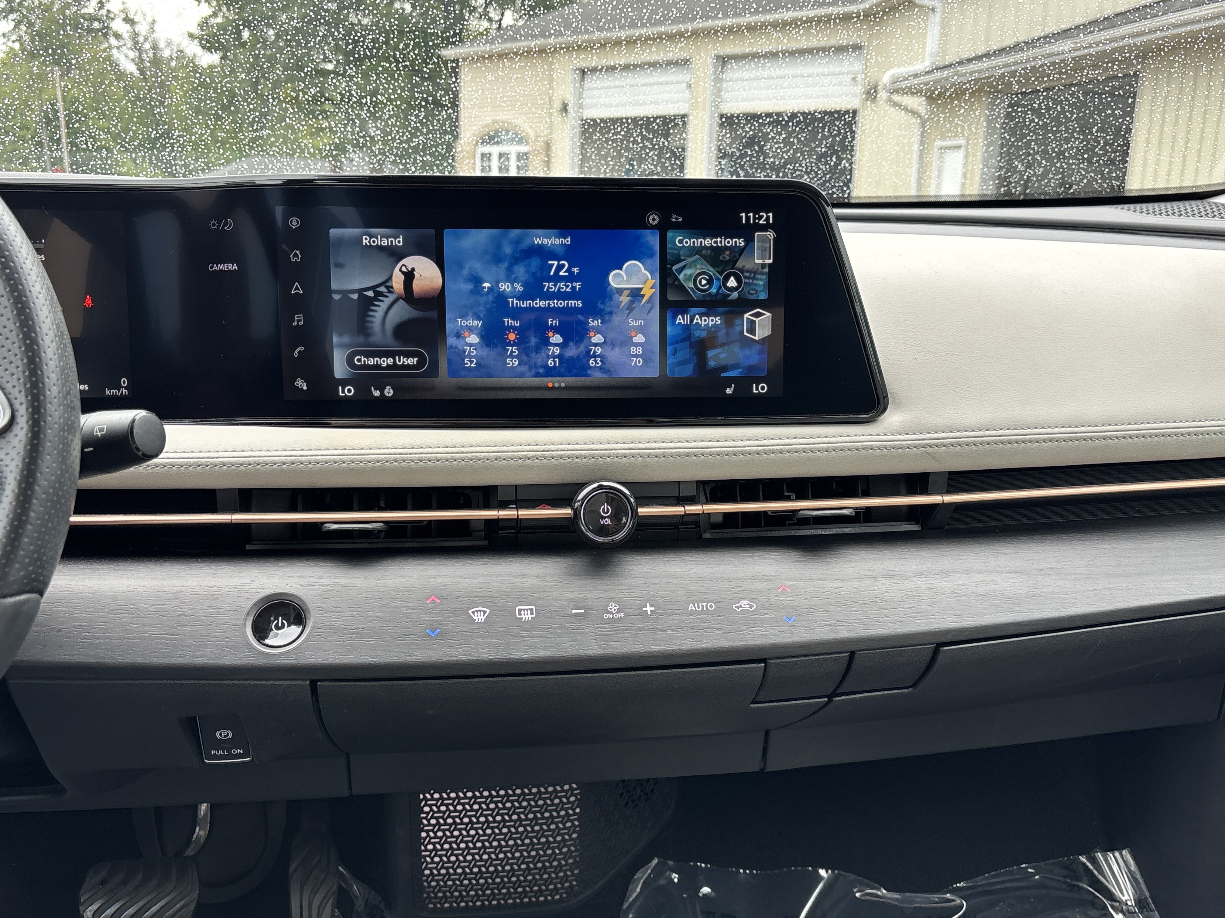 Used 2023 Nissan Ariya FWD image 19