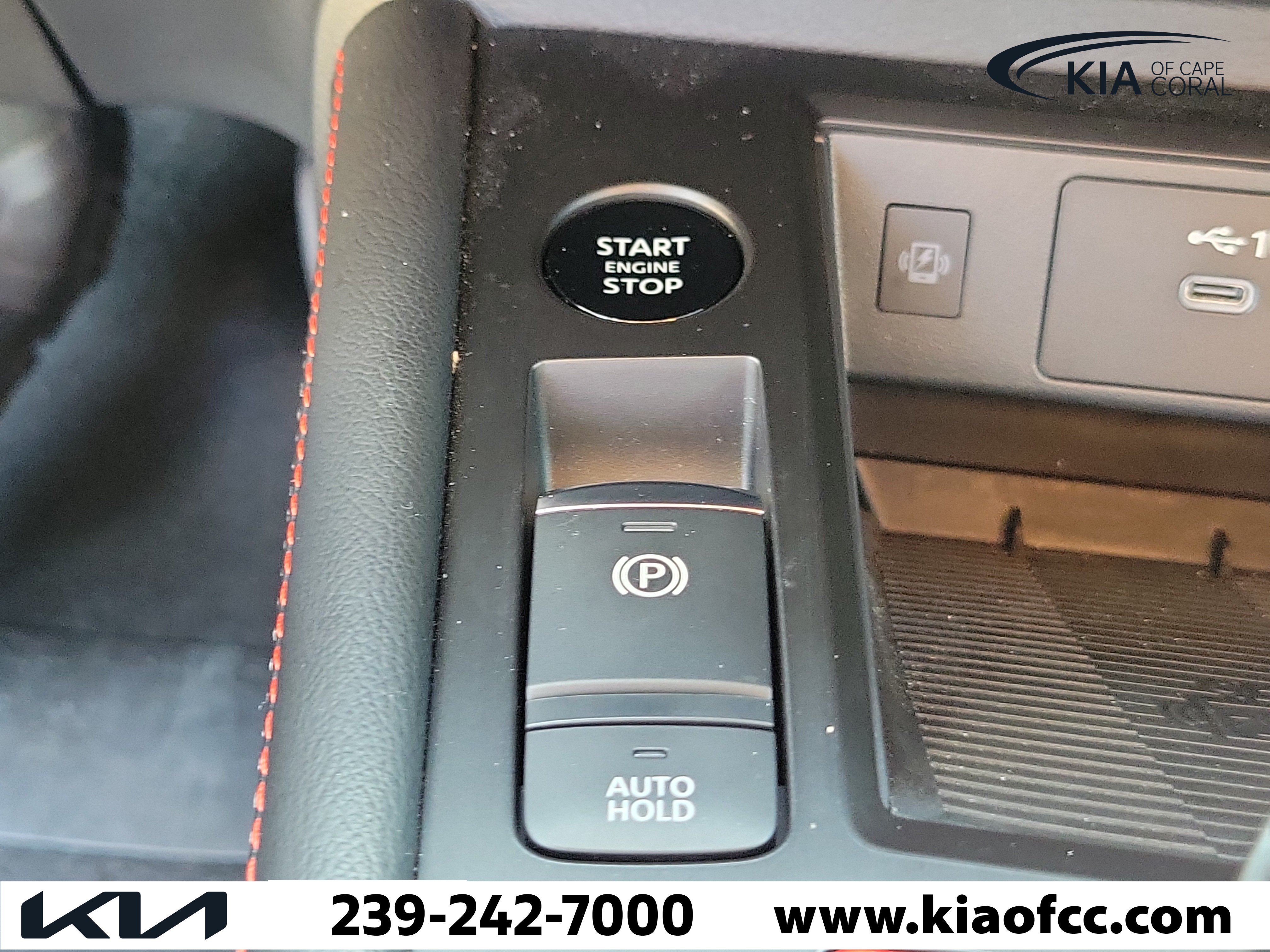 Used 2025 Nissan Kicks SR FWD image 30
