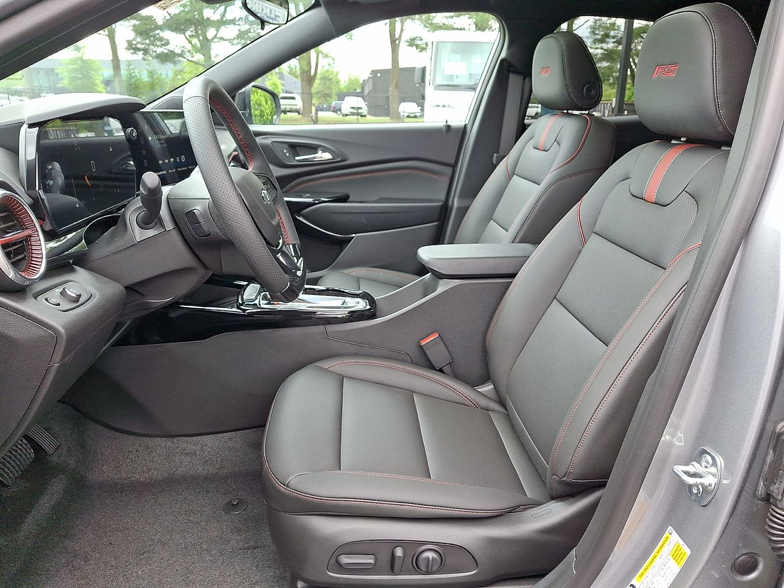New 2026 Chevrolet Trax RS w/ Sunroof Package FWD image 14