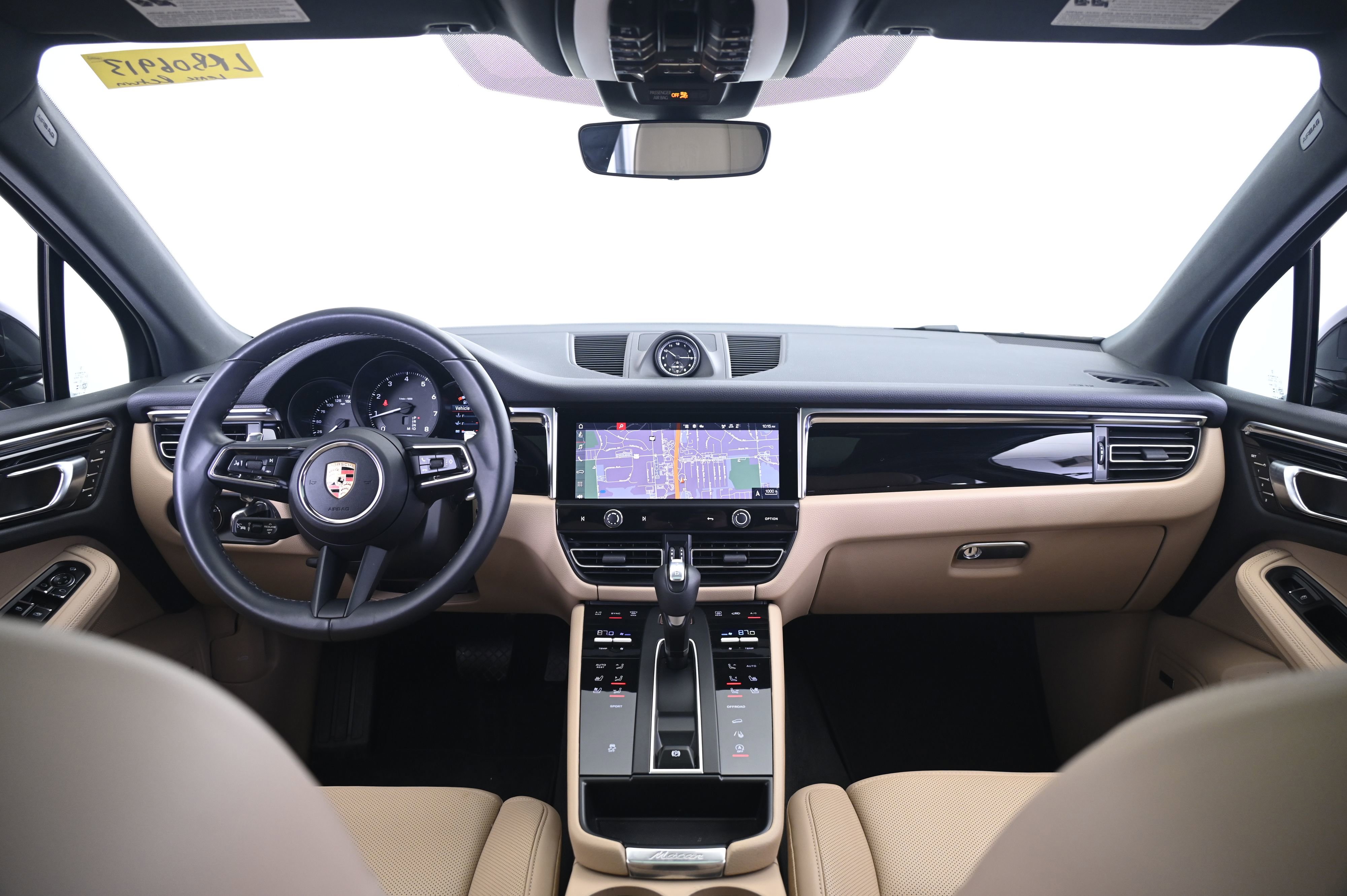 Certified 2024 Porsche Macan image 31