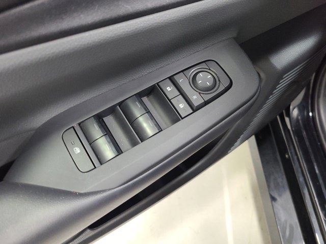 Certified 2025 Toyota Prius LE FWD image 18